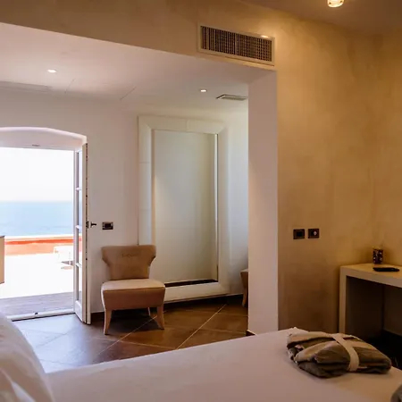 Faro Di Punta Fenaio Resort Campese (Grosseto)