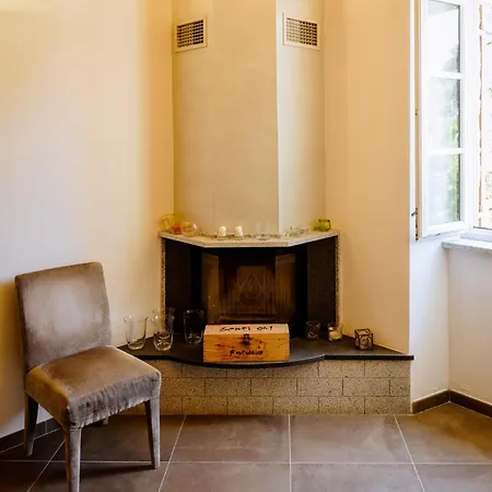 Faro Di Punta Fenaio 2*