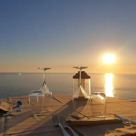 Resort Faro Di Punta Fenaio 2*